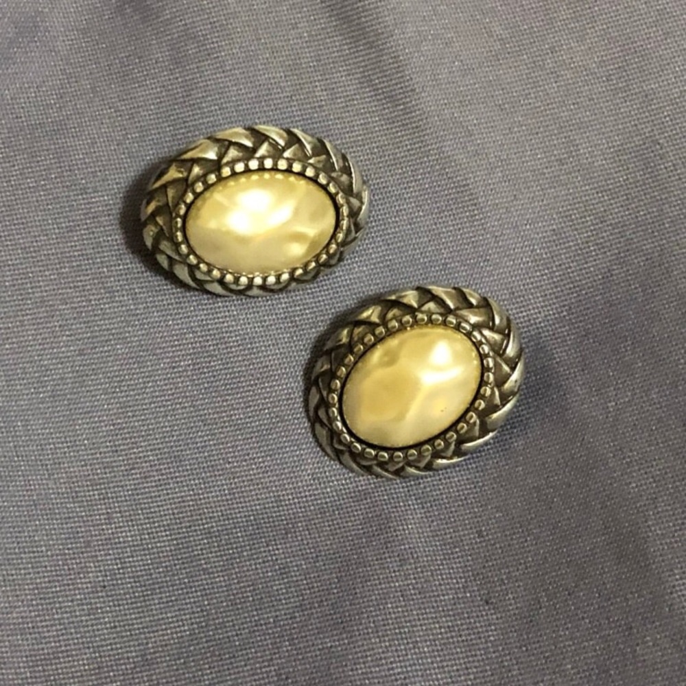 Vintage pearl earrings